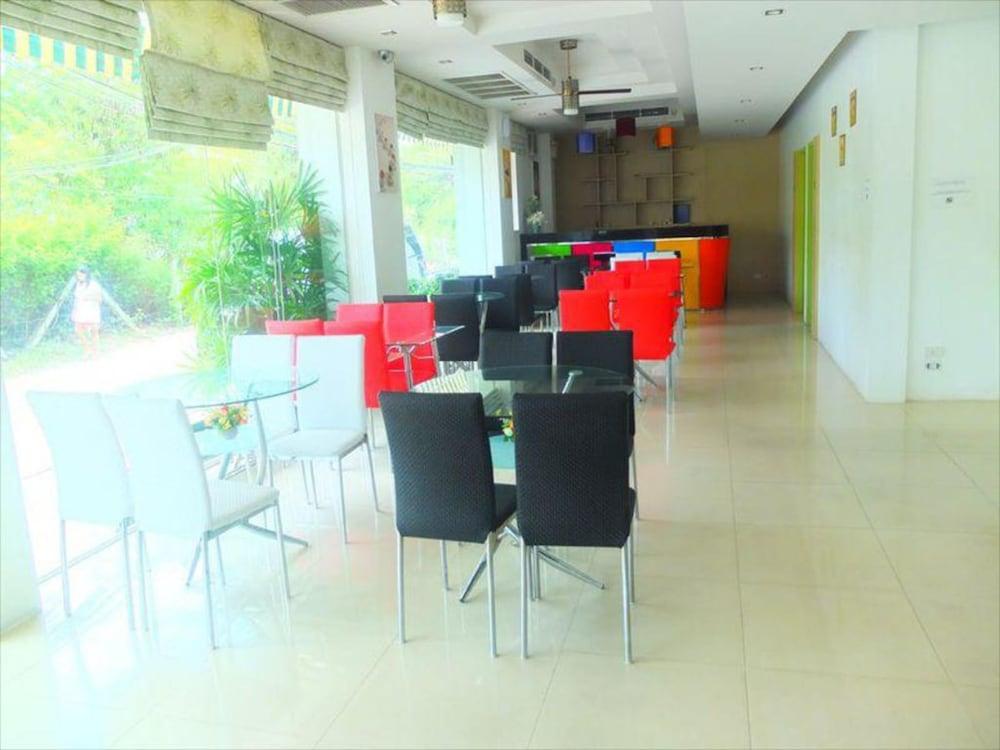 Dragon Beach Resort Jomtien Pattaya Bagian luar foto