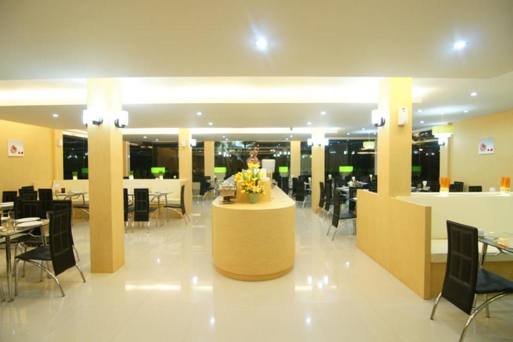 Dragon Beach Resort Jomtien Pattaya Bagian luar foto