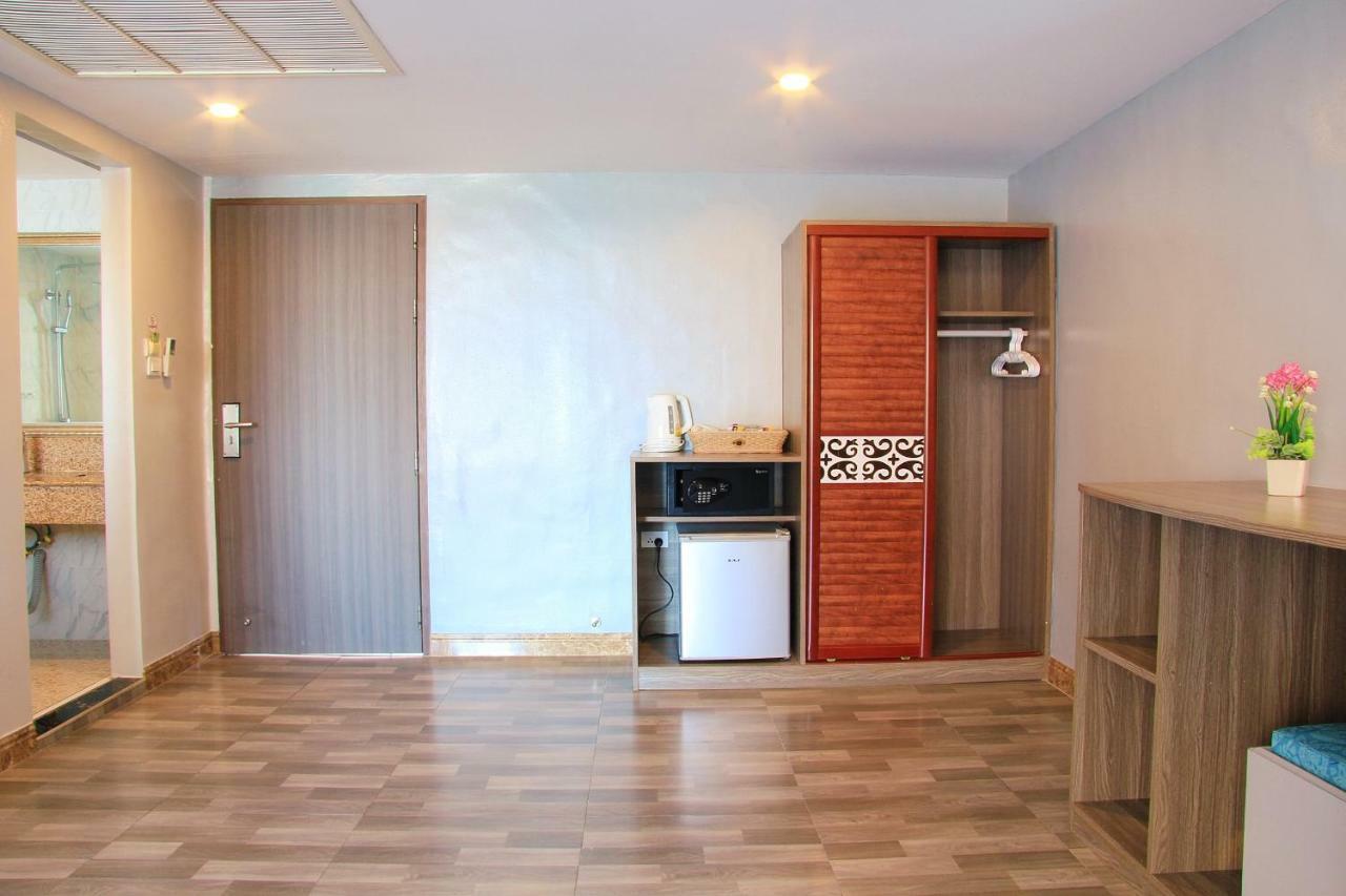 Dragon Beach Resort Jomtien Pattaya Bagian luar foto